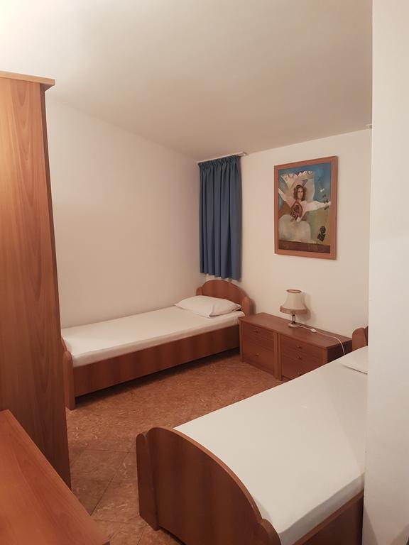 Apartments Andela Budva Bilik gambar